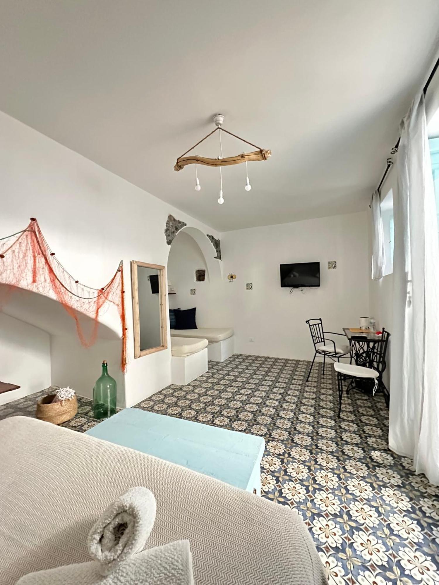 Antica Dimora Santa Marina Salina Bed & Breakfast Luaran gambar
