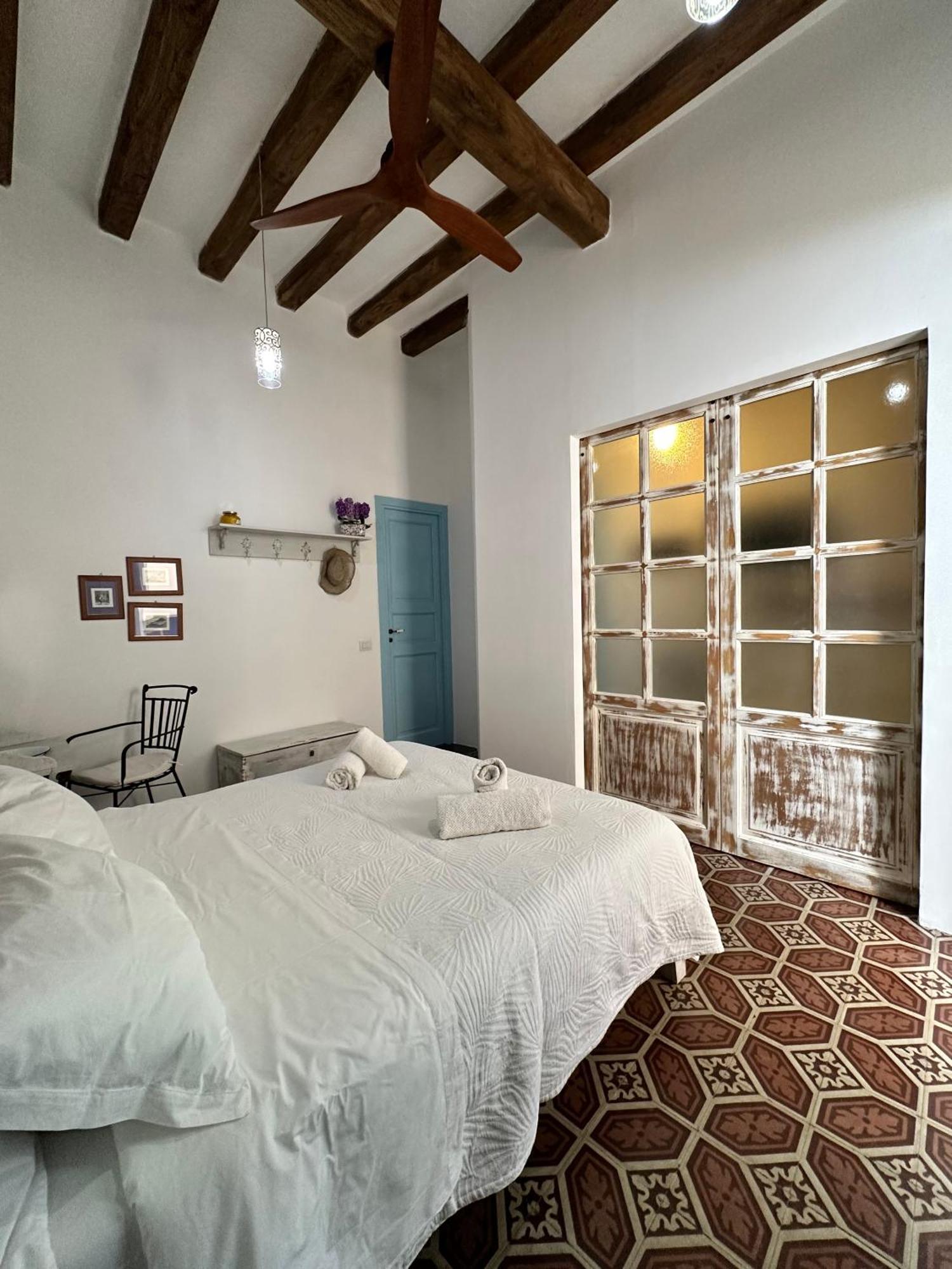 Antica Dimora Santa Marina Salina Bed & Breakfast Luaran gambar