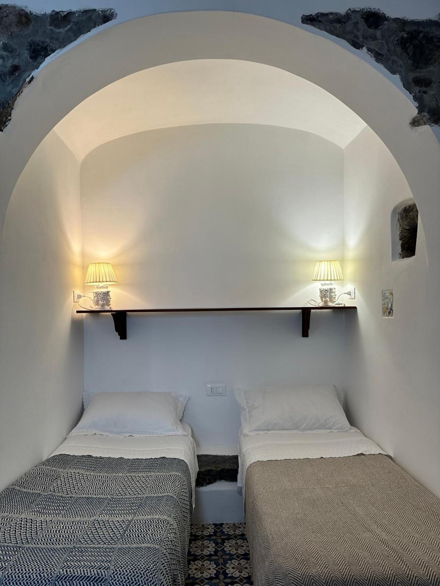 Antica Dimora Santa Marina Salina Bed & Breakfast Luaran gambar